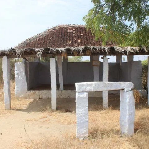 அத்துவானக் காட்டில் ஓர் அதிசயம் - வழிப்போக்கர்கள் இளைப்பாறக் கிராம மக்களின் அசத்தல் முயற்சி!