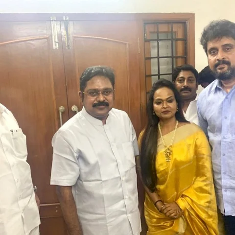 `வாங்க மாஸ்டர்'னு சொன்னதும் புல்லரித்துவிட்டது!' - தினகரன் கட்சியில் இணைந்த கலா