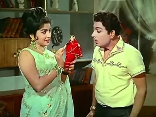 "ஒரு வேளை நடிக்க வராவிட்டால் தீவிர அரசியலில் ஈடுப்பட்டிருப்பேன்" - 1969ல் ஜெயலலிதா #Flashback