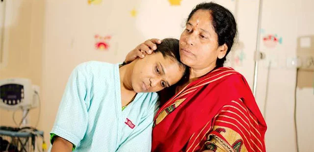 மணமாகாத ஒரே பெண்ணைக் காப்பாற்ற தாய் படும் பாடு! #SaveGayathri