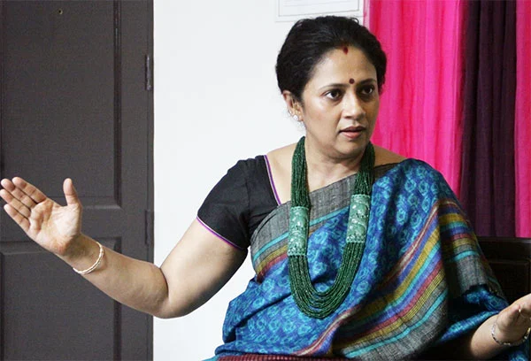 'சொல்வதெல்லாம் உண்மை' அணியினர் மீது புகார்..! லட்சுமி ராமகிருஷ்ணனின் விளக்கம்!