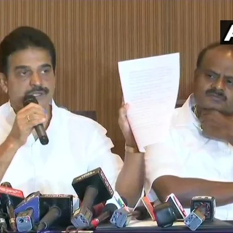 `2019 நாடாளுமன்றத் தேர்தலில் இணைந்து போட்டியிடுவோம்!’ - அமைச்சரவையை இறுதி செய்த காங்கிரஸ் - ஜே.டி.எஸ்