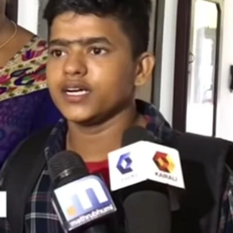 ``கல்வி மட்டும்தான் எங்களுக்கு ஒரே வழி'' கல்லூரியில் படிக்கும் திருநங்கை நெகிழ்ச்சி!