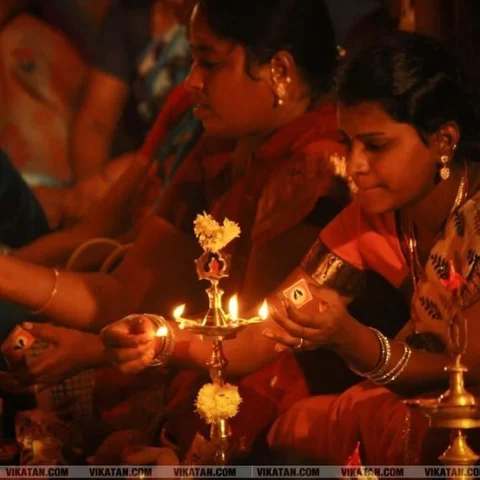`வீடுகளில் கார்த்திகை தீபம் ஏற்றுவதற்கு உகந்த நேரம் எது?’