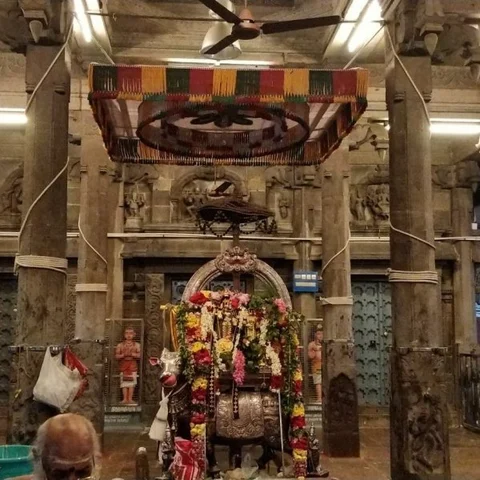 மகா சிவராத்திரி... மயிலை கபாலீஸ்வரர் கோயிலில் குவிந்த மக்கள்!