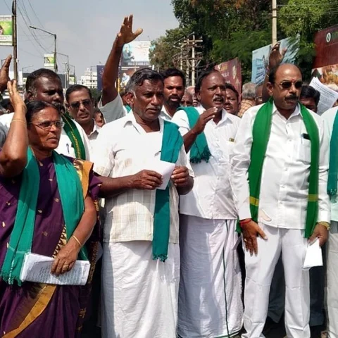 ‘கவர்ச்சியாகத்தான் பேசுவார்கள் ஏமாந்துவிடாதீர்கள்!’ - பொதுமக்களுக்கு விவசாயிகள் கோரிக்கை