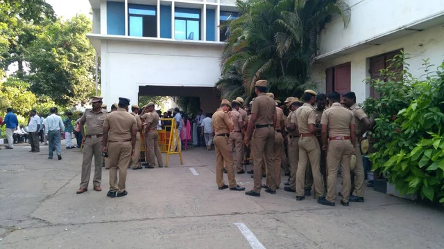 வேலை நிறுத்தம் எதிரொலி ; நெருக்கடியை சமாளிக்க தொழிற்சங்கங்களுடன் மீண்டும் பேச்சுவார்த்தை..!