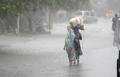புயல்: அலுவலகம் சென்றோர் வீடு திரும்புமாறு அறிவுறுத்தல்!