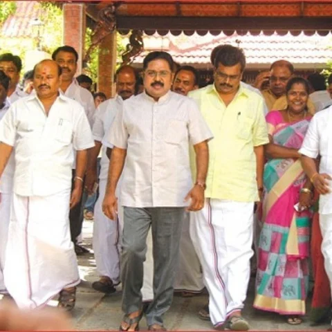 ``18 எம்.எல்.ஏ-க்கள் தகுதி நீக்க வழக்கு... மேல்முறையீட்டுக்குச் சென்றால் என்னவாகும்?" - சட்ட வல்லுநர்கள்!
