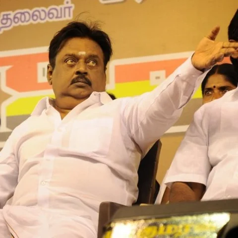 'ரஜினி, கமல் எனக்கு ஜூனியர்கள் தான்' கலகலத்த விஜயகாந்த்!