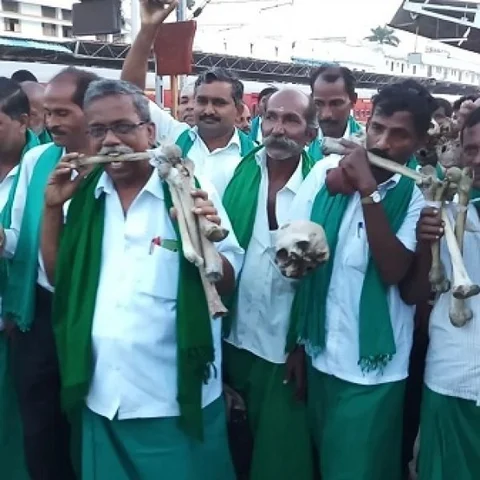 அ.தி.மு.க, பா.ஜ.க-வுக்கு எதிராக ஆர்.கே.நகர் புறப்பட்டது விவசாயிகள் படை!