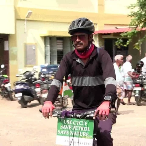 40,000 கி.மீ பயணம்... ரூ.7 லட்சம் செலவு! - சேலம் ராஜராஜனின் சுற்றுச்சூழல் விழிப்பு உணர்வு
