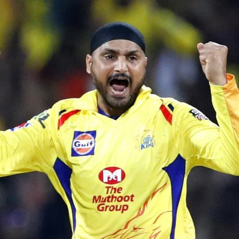 தோனியின் சரியான தேர்வு... கோலியின் தவறான புரிதல்... இருவரையும் ஏமாற்றிய பிட்ச்! #CSKvRCB