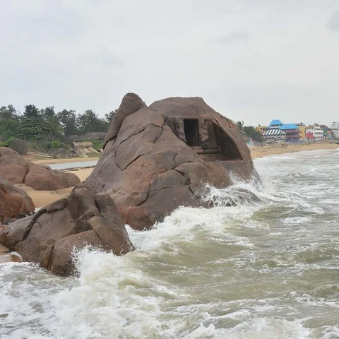 புத்தாண்டு கொண்டாட்டத்திற்கு மாமல்லபுரம் வரவேண்டாம்-காவல்துறை ரெட் அலர்ட்!