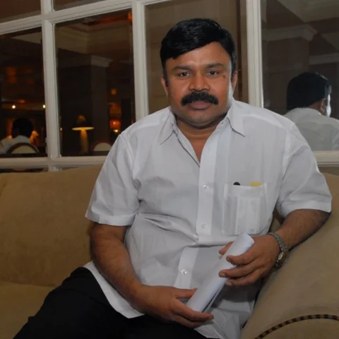 `ஓ.பி.எஸ்ஸிடம் விசாரிங்க; கூடுதல் தகவல் கிடைக்கும்'- கே.சி.பழனிசாமி ஓபன் டாக்