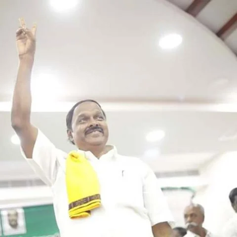 `மோடிக்கு வாக்களிக்கலன்னா பாகிஸ்தான் குண்டுபோட்டுக் கொன்னுடும்!'-ஏ.சி.சண்முகத்தின் அணுகுண்டுப் பிரசாரம்