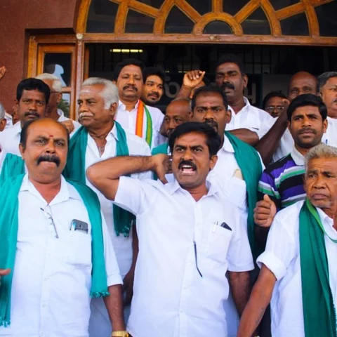 `ஜெயலலிதா அளித்த உறுதிமொழியைக் காப்பாற்றுங்கள்!’ - குறைதீர் கூட்டத்தில் பொங்கிய விவசாயிகள்