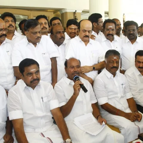 `இது மக்கள் நலக் கூட்டணி!’ - அ.தி.மு.க கூட்டணி குறித்து ராமதாஸ் விளக்கம்