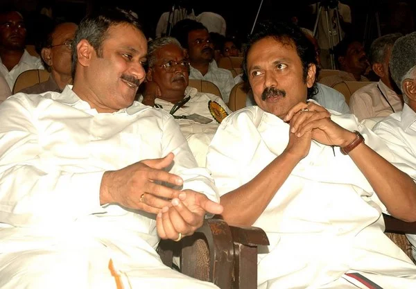 ஸ்டாலின்- அன்புமணி திடீர் சந்திப்பு: தமிழக அரசியலில் பரபரப்பு!
