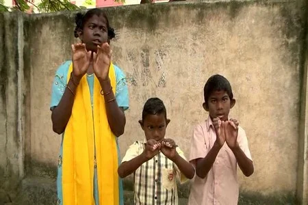விழுப்புரத்தில் மருத்துவ உதவிக்காக போராடும் குழந்தைகள்!