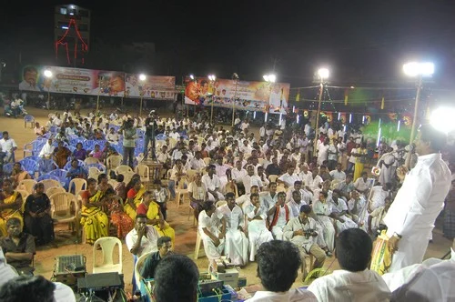ராமதாஸை குண்டர் தடுப்புச் சட்டத்தில் கைது செய்ய வேண்டும்: தே.மு.தி.க.