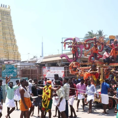 பங்குனி உத்திரத் திருவிழா - ராமநாதபுரம் முருகன் கோயில்களில் பக்தர்கள் பரவசம்!