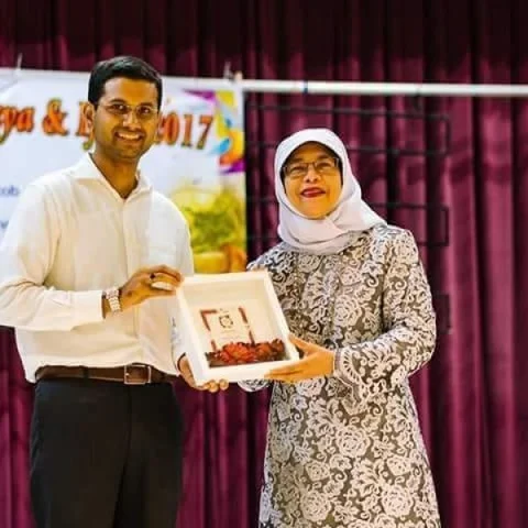 மிக இளம் வயதிலேயே சிங்கப்பூரில் எம்.பி ஆன தமிழர்!