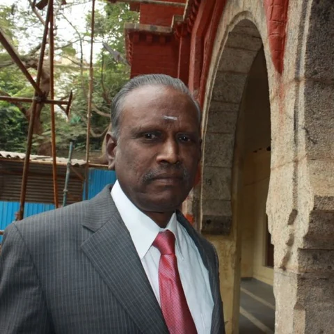 ’’சசிகலா கோரிக்கையை ஏற்றார் ஆறுமுகசாமி!’’ - தற்காலிகமாக நிறுத்திவைக்கப்பட்ட விசாரணை