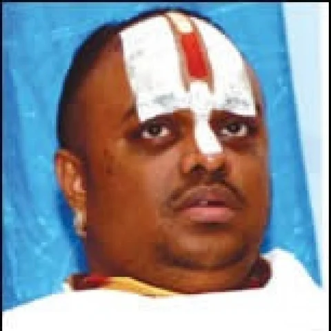 பாலியல் வழக்கு! - சென்னை போலீஸுக்குக் கண்ணாம்பூச்சி காட்டும் சதுர்வேதி சாமியார்