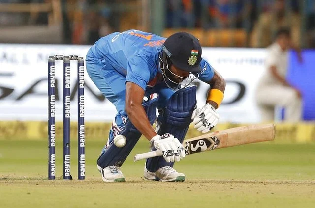 மொஹாலியில் கோலி செய்த மிகப்பெரிய தவறு... ஏன் இந்த சோதனை முயற்சி? #INDvAUS