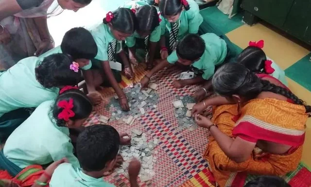 `நாங்க இருக்கோம்; பயம் வேண்டாம்!’ - தெம்பு கொடுத்த அரசுப் பள்ளி மாணவர்கள் #RestoreDelta
