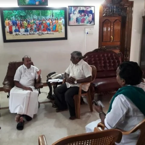 `இப்படி நடக்கும்னு கனவில்கூட நினைக்கல!'- ராமதாஸிடம் கண்கலங்கிய குருவின் மைத்துனர்