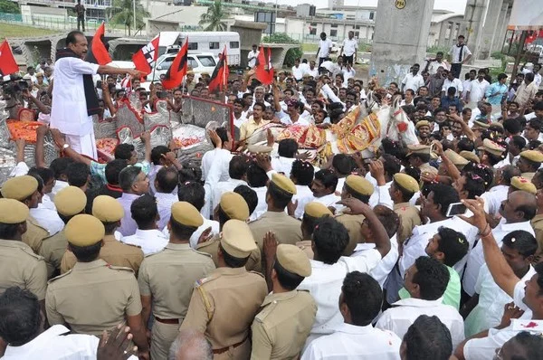 சென்னை விமான நிலையத்தில் நடந்தது என்ன? வைகோ விளக்கம்