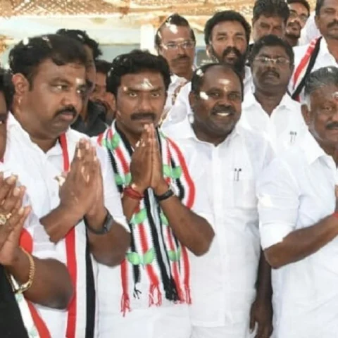 டி.டி.வி.தினகரனின் செல்வாக்குள்ள மாவட்டத்தில் வாக்கை கவரும் ஓ.பி.எஸ்!