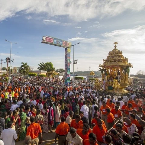 திருப்பதி கோயிலில் இன்று முதல் தெப்போற்ஸவம் ... ஏராளமான பக்தர்கள் குவிந்தனர்!