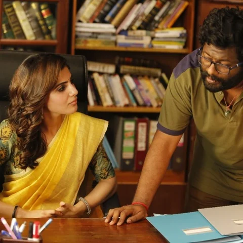 ``உங்க போன் நம்பரை எங்கெல்லாம் கொடுக்கக் கூடாது தெரியுமா?!" - 'இரும்புத்திரை' சொல்லும் கதை