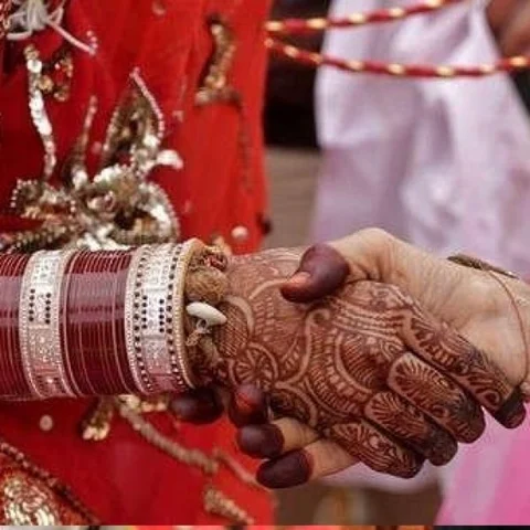 ஆஸ்திரேலியக் குடியுரிமைக்காக போலி ஆவணங்கள் மூலம் தங்கையை மணந்த சகோதரன்!