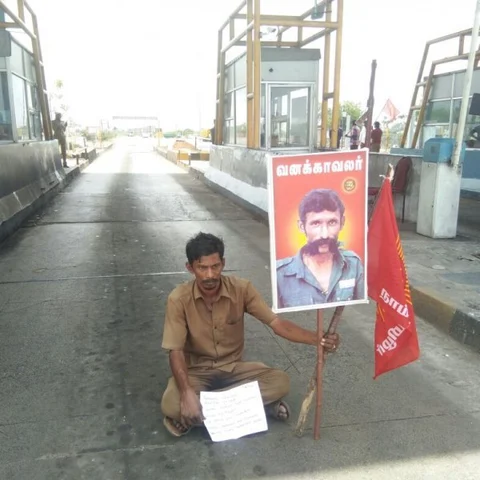 காவிரி பிரச்னைக்காக தனி மனிதர்கள் செய்யும் நூதனப் போராட்டங்கள்... அனல் பறக்கும் திருச்சி..!