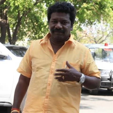 `பதவி மக்கள் கொடுத்தது; அவர்களுக்காக அதை இழக்கத் தயார்' - கருணாஸ் எம்.எல்.ஏ!