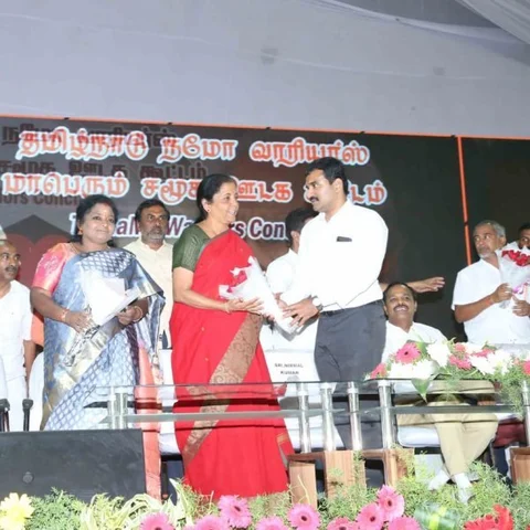 `ஒருமணி நேரத்துல பதிலடி கொடுக்கணும்!'- `நமோ வாரியர்ஸ் படை'க்கு உத்தரவுபோட்ட நிர்மலா சீதாராமன்
