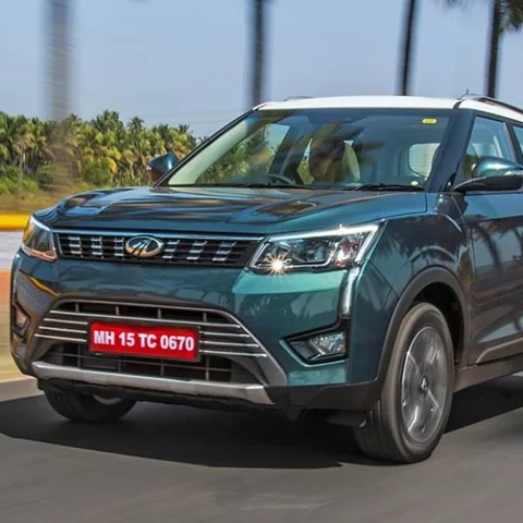 மஹிந்திரா XUV300 - சைஸ், மைலேஜ், வேரியன்ட், கலர், வசதிகள் பற்றித் தெரியுமா?