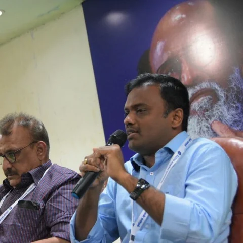 காந்தியாக மட்டும் இல்லை காலாவாகவும் மாறுவார் ரஜினி - நண்பர் ராஜு பேச்சு
