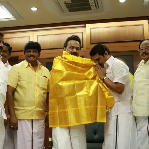 `எதிரிக்கு எதிரி நமக்கு நண்பன்!' - செந்தில் பாலாஜிக்கு எதிராகக் களமிறங்கிய 8 அமைச்சர்கள்