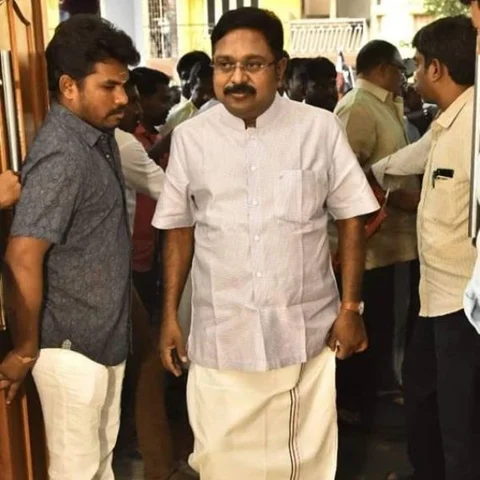 `குக்கர் சின்னம் ஒதுக்க முடியாது' - தினகரனுக்கு ஷாக் கொடுத்த தேர்தல் ஆணையம்