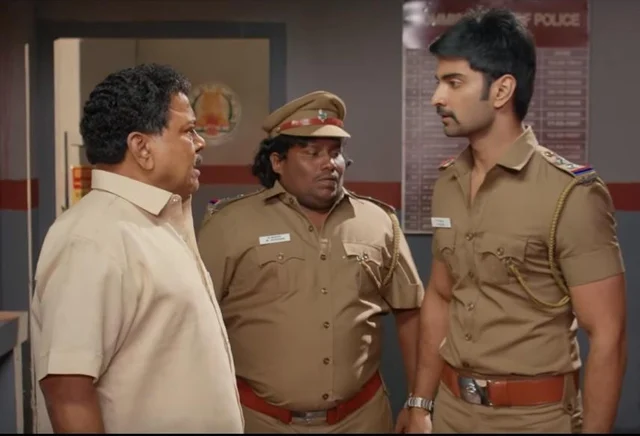 `என் வாய் பேசாது, கைதான் சார் பேசும்!' - முரட்டு போலீஸ் அதர்வாவின் '100' பட டிரெய்லர்