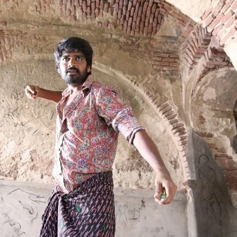 சிறுபட்ஜெட் படங்கள் செய்யும் தவறுகளை வீரையனும் செய்கிறானா..? - 'வீரையன்' விமர்சனம்