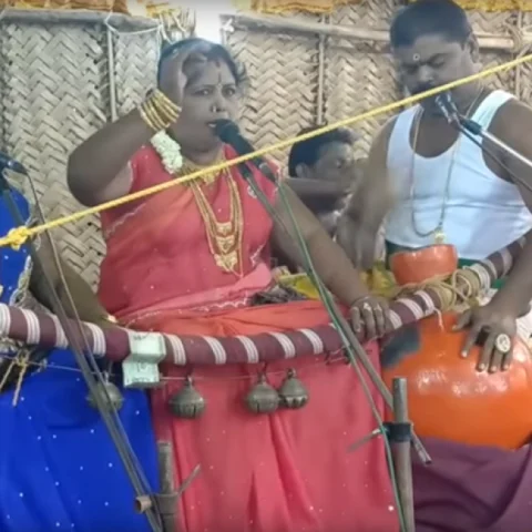 "சாமியாப் பாத்த காலம்போய் தூக்கி எறிய ஆரம்பிச்சிட்டாங்க" - வில்லுப்பாட்டுக் கலைஞர் முத்துலெட்சுமி