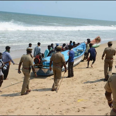 மெரினாவில் திடீர் போலீஸ் குவிப்பு! போராட்ட வதந்தியால் பரபரப்பு