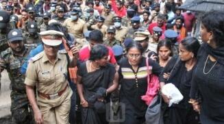 தீவிரமான போராட்டம் - சபரிமலை சென்ற தமிழக பெண்கள் சன்னிதானம் செல்லமுடியாமல் திரும்பினர்!