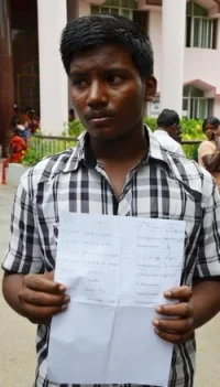 பிளஸ் 2 முடிவு தெரியாமல் தவித்த தூத்துக்குடி மாணவன் 1072 மதிப்பெண்